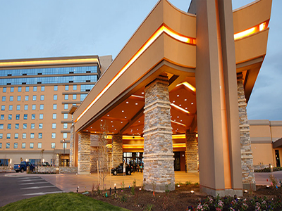 chinook winds casino outside